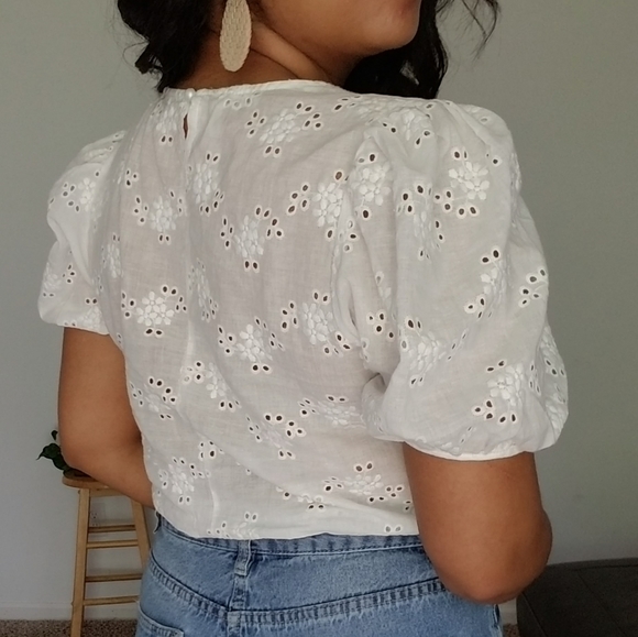 SWEET CAROLINE EYELET PUFF SLEEVE TOP - Picture 9 of 9